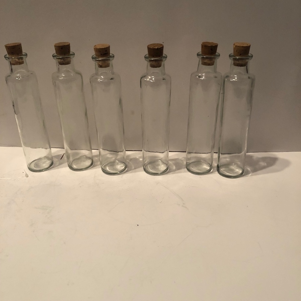 Six interesting spice bottles and holder to hang on your kitchen wall- new